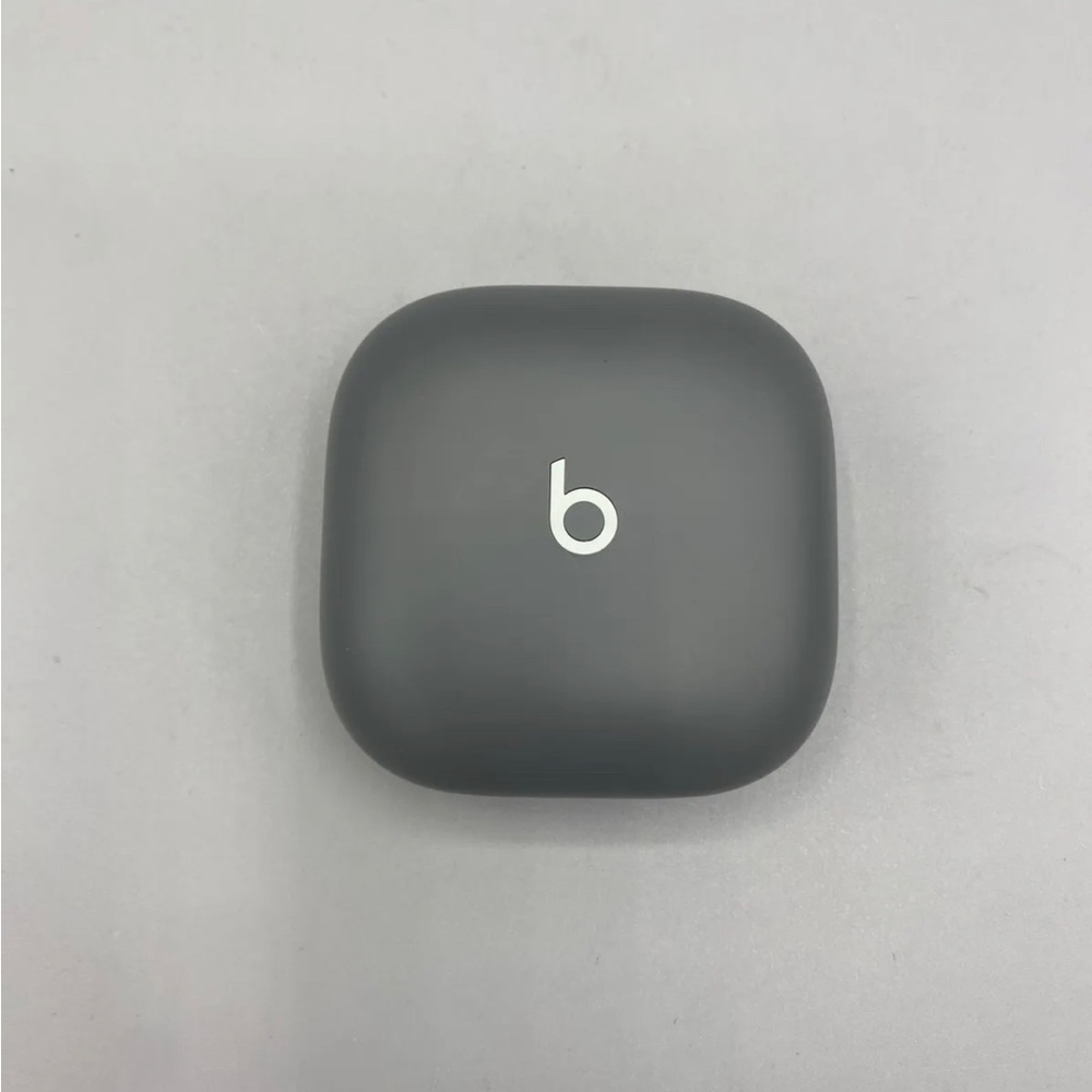 Beats Fit Pro Replacement Charging Case Gray